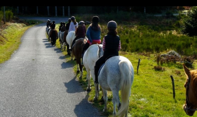 Randonnée Auvergne Motos Loisirs.jpg